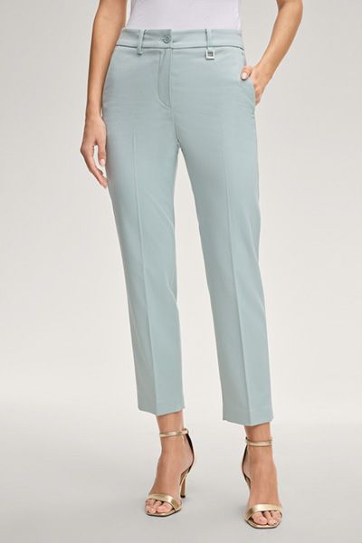 Hellblaue, verkürzte Knöchelhose mit Gürtelschlaufen & Akzenten