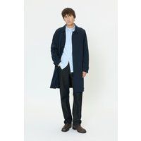 Klassischer gerader Trenchcoat