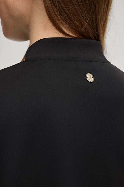 Sweatjacke Tasia Schwarze Baumwollmischungsjacke mit goldenen Knopfdetails