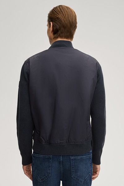 Hybrid-Bomberjacke mit Strickärmeln