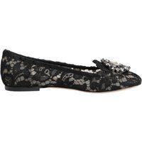 Schnürflache Schuhe mit Kristallen