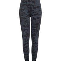 Aktive Leggings mit Camouflage-Print