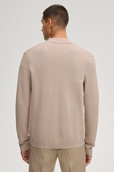 Owero Strickjacke in Sand mit aufgesetzten Taschen und Kragen