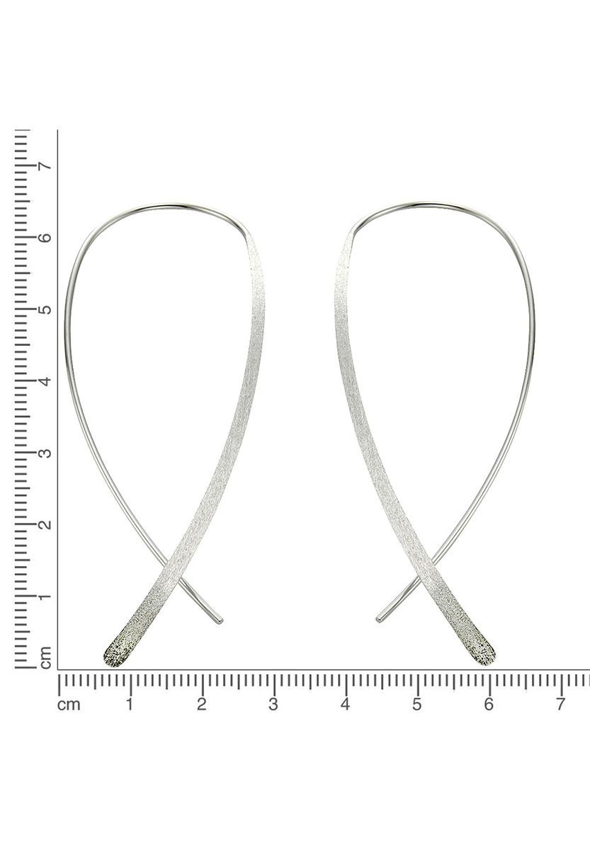 Silberne gebogene Ohrhänger