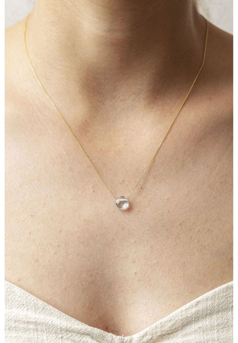 Goldkette mit Anhänger aus blauem Topas