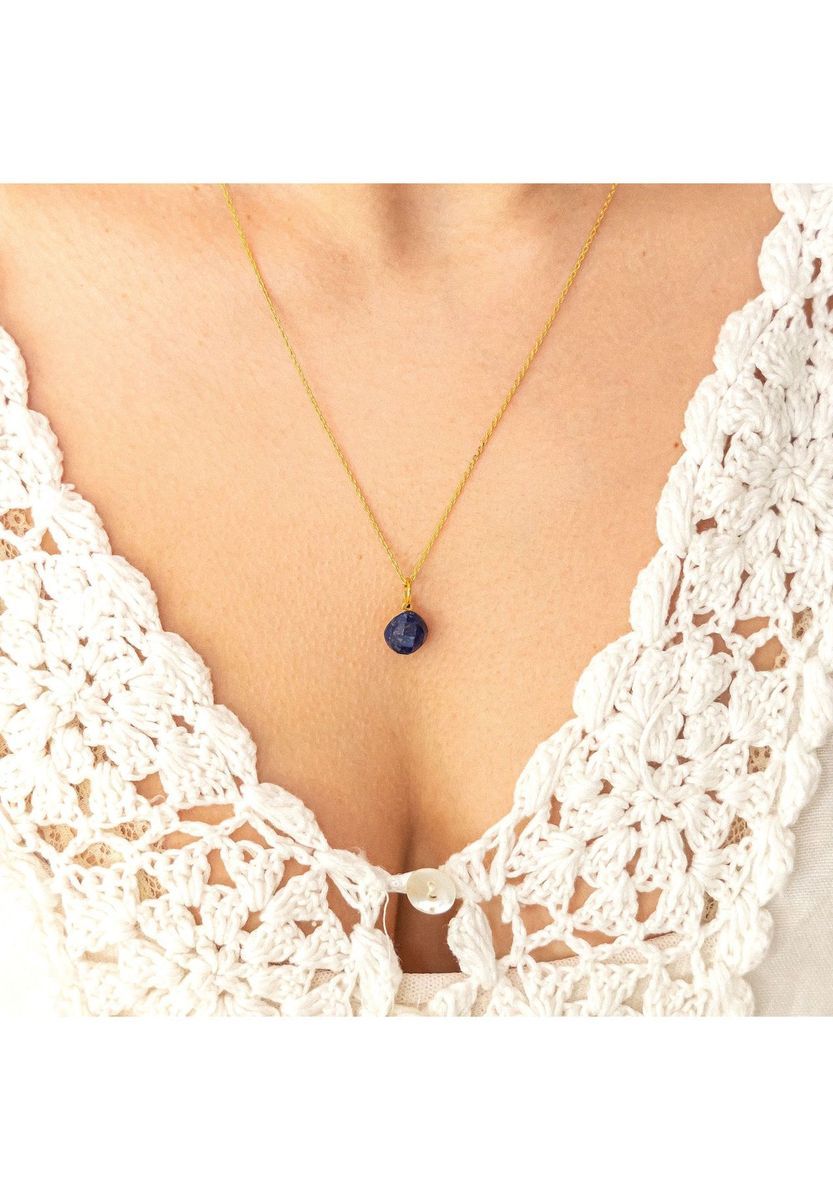 Halskette mit facettiertem Lapislazuli Anhänger