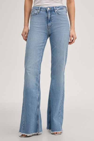 Milena Bootcut Jeans in Hellblau Denim mit Schlag-Saum