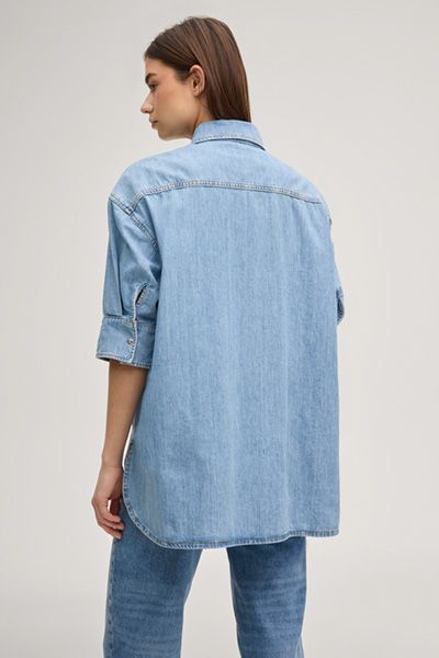 Uma Hellblaues Jeanshemd Oversized Fit 3/4 Ärmel