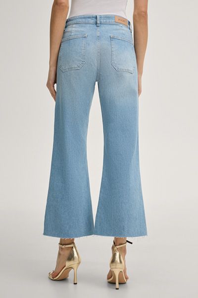 Cropped Flare Jeans Elea Hellblauer Denim mit Taschen