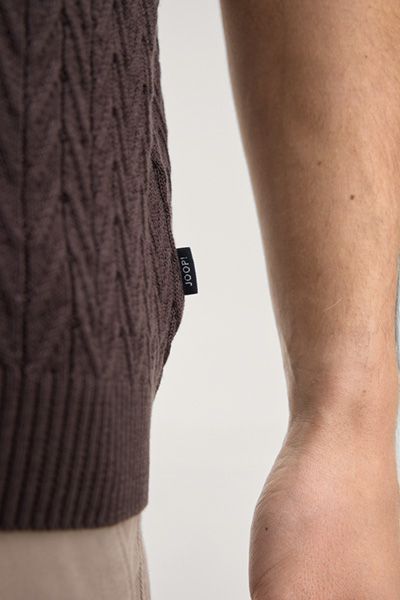 JOOP! Dunkelbraunes Strickshirt mit Knopfleiste und Kragen