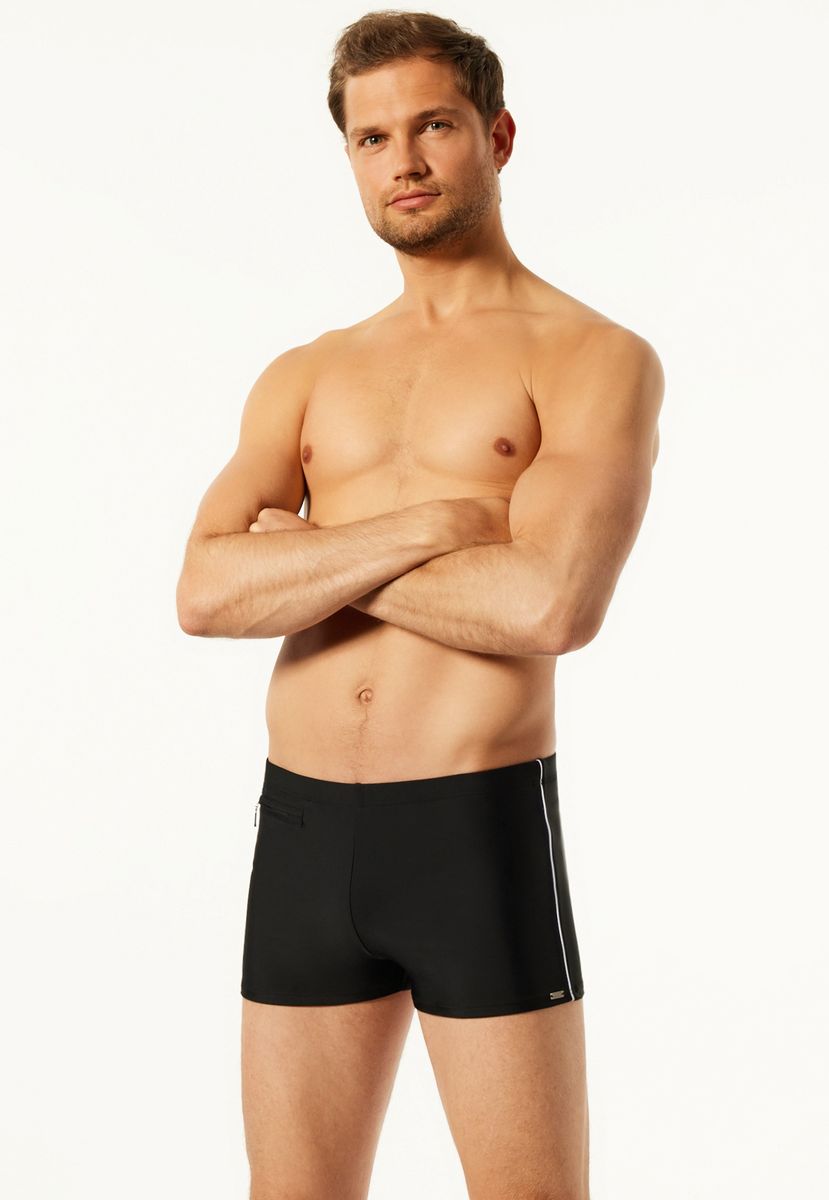 Minimalistische Badehose mit Reißverschlusstasche
