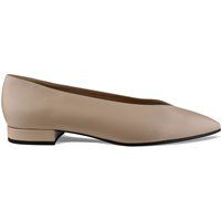 Spitz zulaufende Ballerinas aus Leder