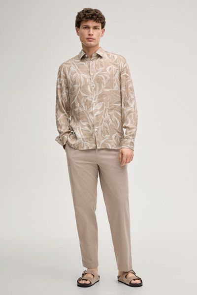 Beige Hemd mit Blätterdruck, langen Ärmeln und Kentkragen
