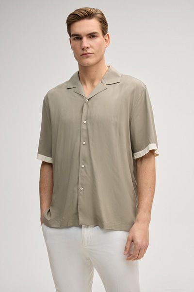 Khaki Kurzarm Camp Shirt mit Kontrastbesatz