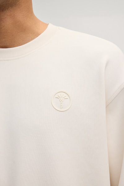 Minimalistisches Sweatshirt mit markanten Teilungsnähten