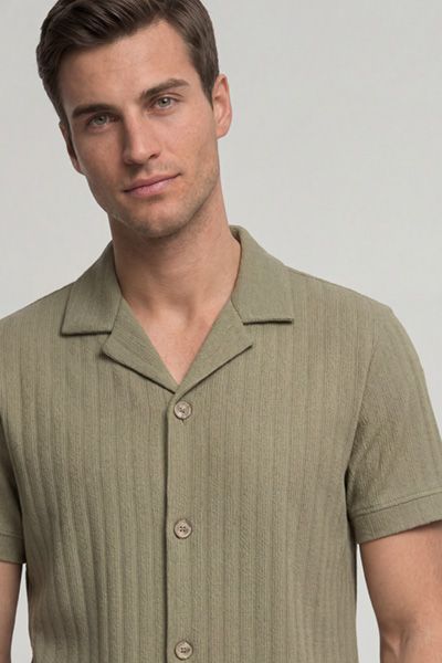 Strukturiertes Strickshirt mit Reverskragen