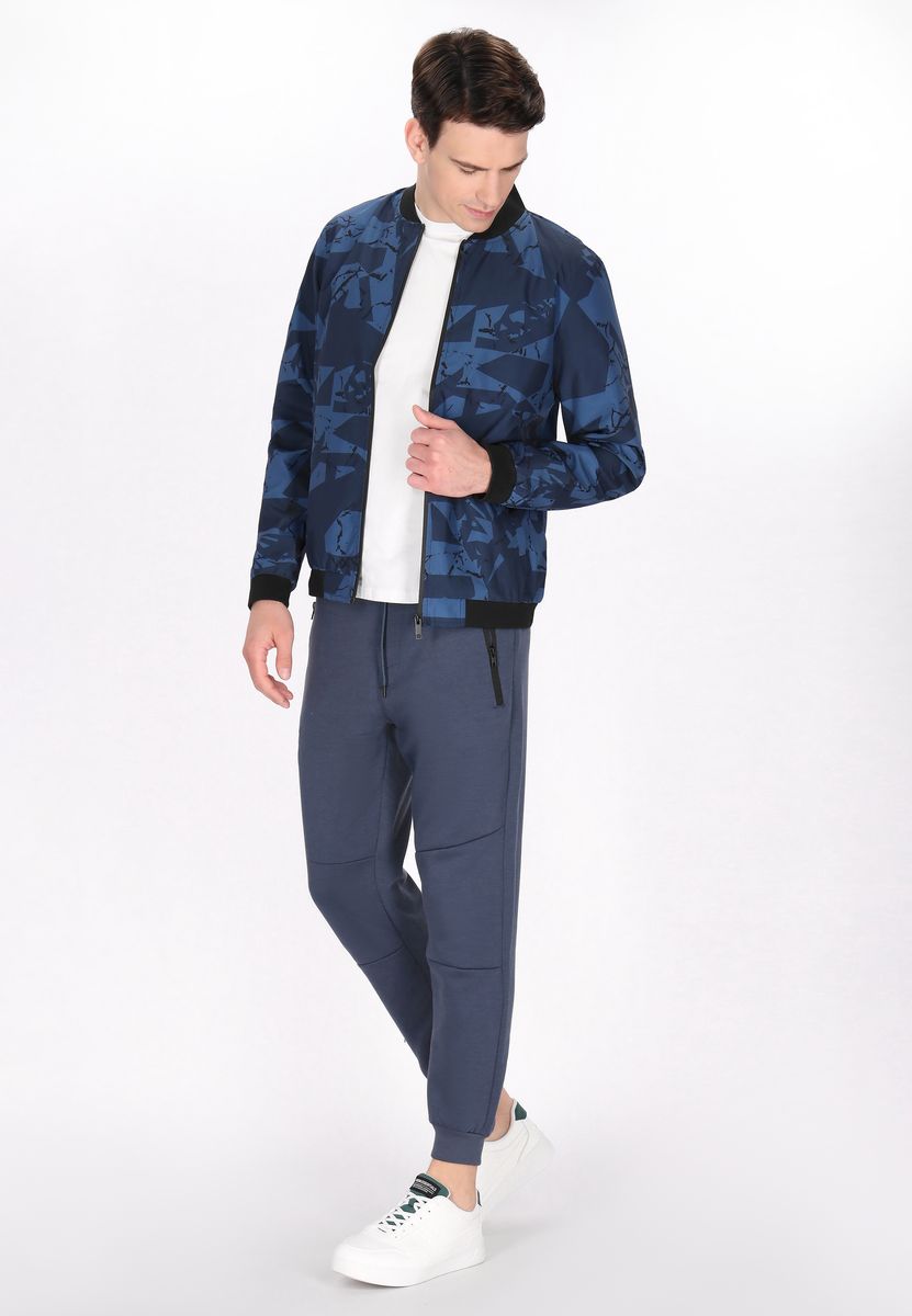 Bomberjacke mit geometrischem Print