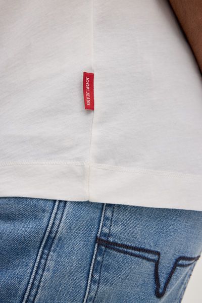 JOOP! Jeans Lanakila Offwhite Baumwoll-T-Shirt mit Surfer-Print