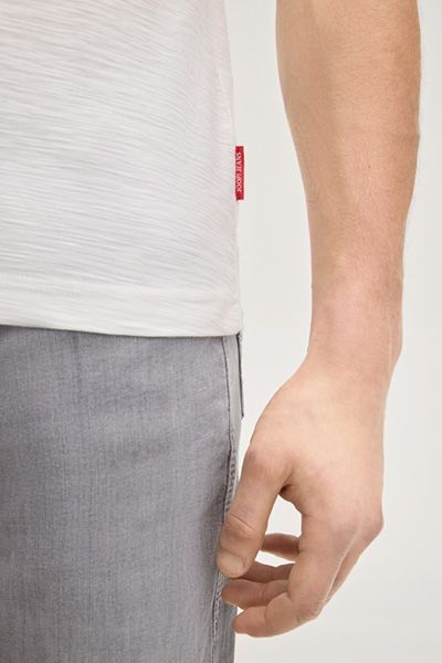 Joop! Jeans Mauii Offwhite T-Shirt mit Grafikprint auf dem Rücken