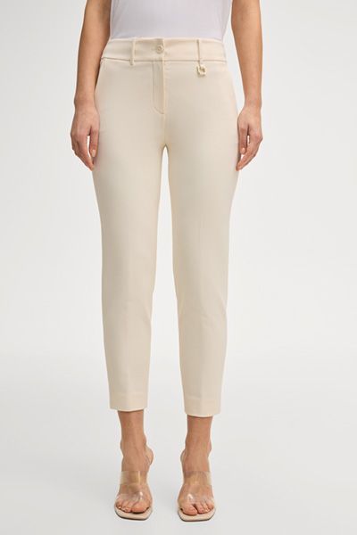 Petunia Offwhite Cropped Ankle Hose mit Logo-Detail