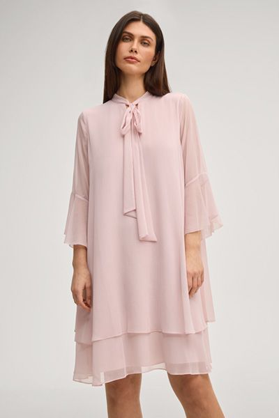 Windsor Denia Kleid in Rosé Chiffon mit Bindekragen