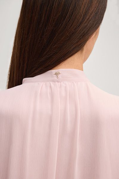 Windsor Denia Kleid in Rosé Chiffon mit Bindekragen