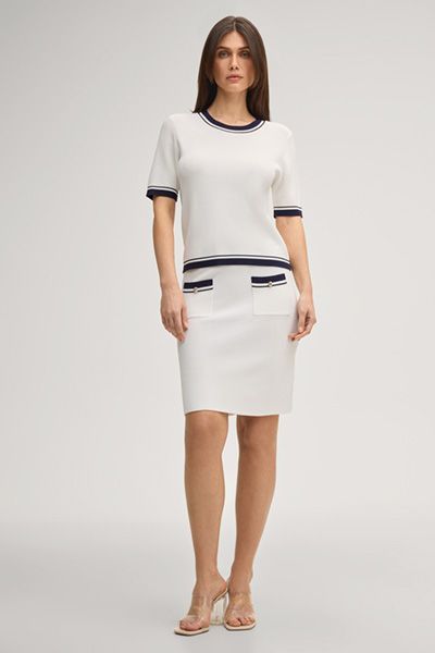 Kirola Offwhite Strick-T-Shirt mit marineblauen Streifen