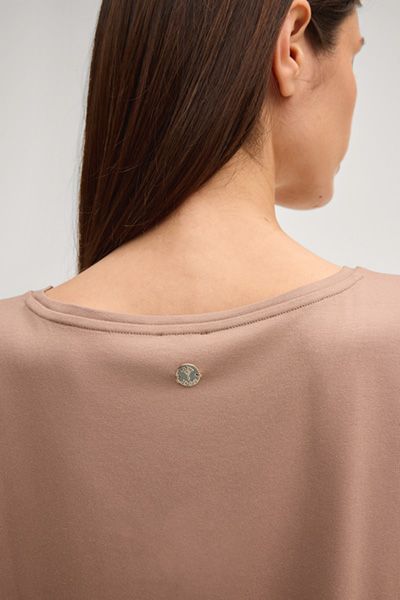 Commas T-Shirt Taila hellbraun Satin-Jersey Kurzarm