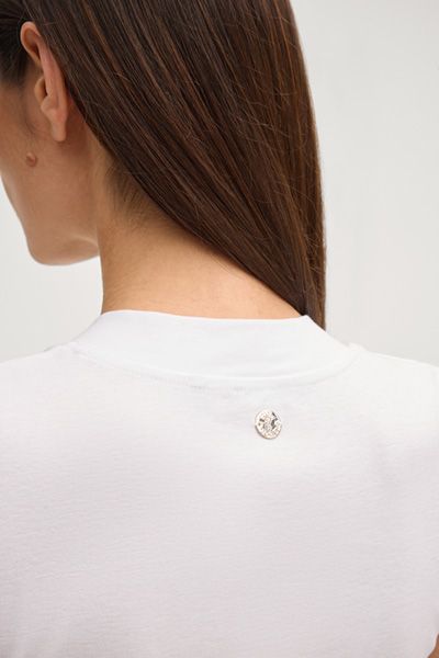 Touka Weißes Baumwoll-T-Shirt mit femininem V-Ausschnitt und kurzen Ärmeln