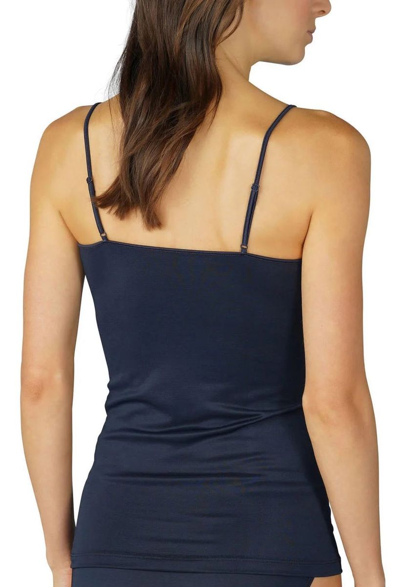 Figurbetontes Trägertop mit verstellbaren Trägern