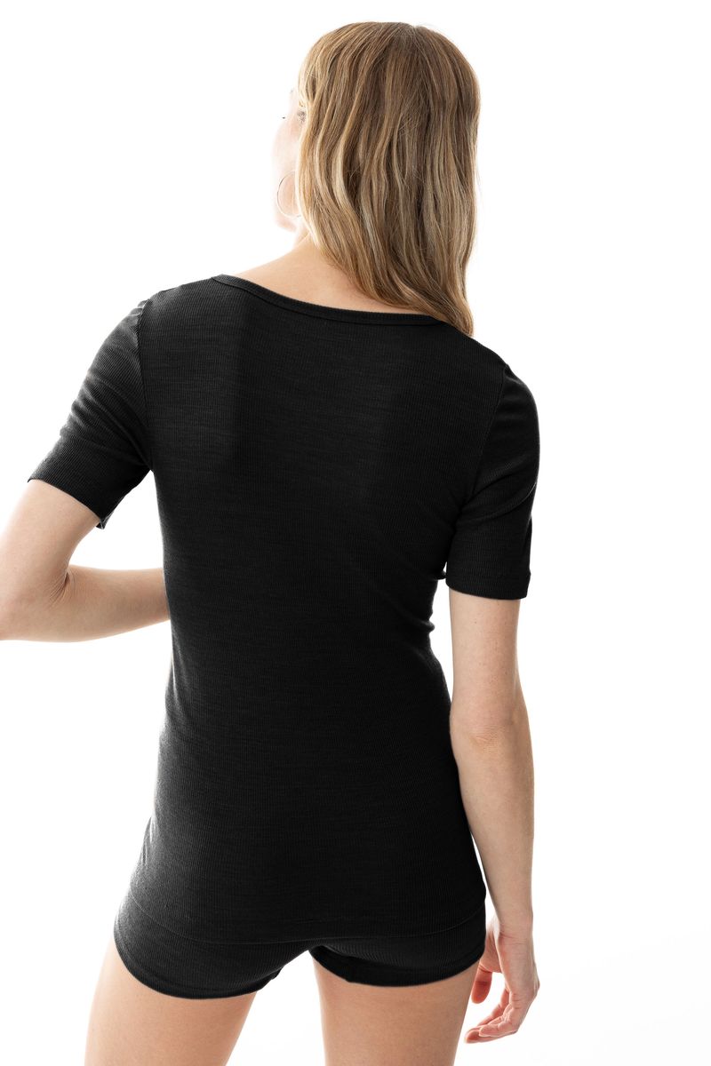 Klassisches geripptes Strick-T-Shirt