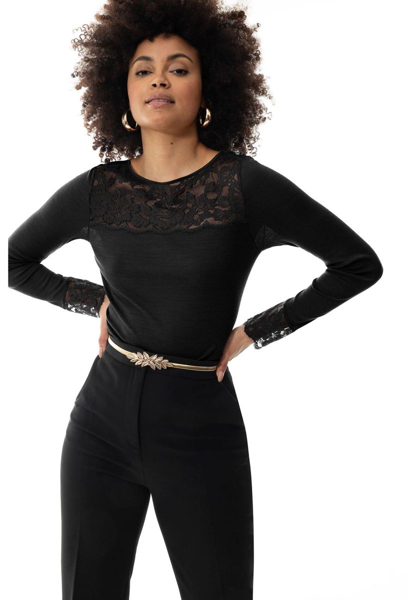Elegantes Langarmshirt mit floraler Spitze