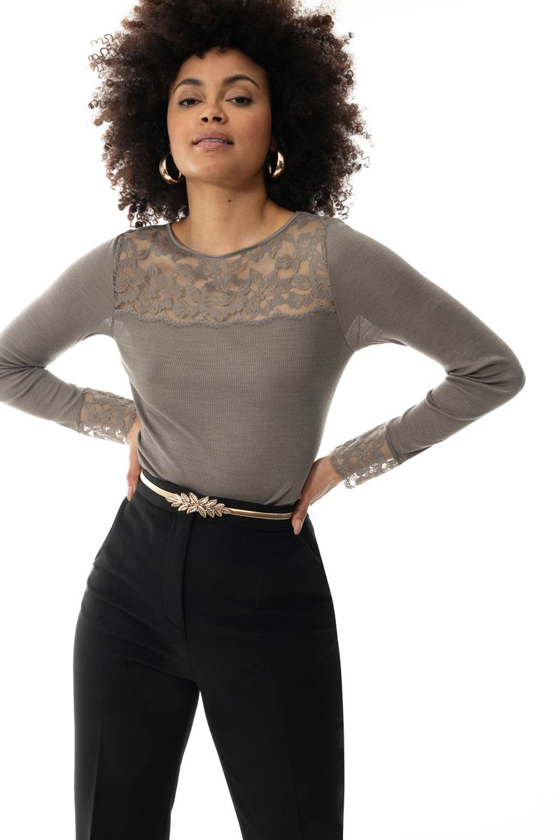 Langarmshirt mit floraler Spitze