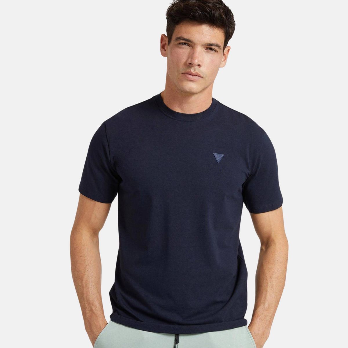 Klassisches einfarbiges Baumwoll-T-Shirt mit Rundhalsausschnitt