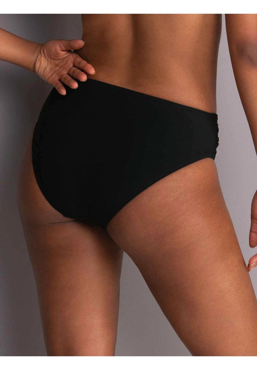 Bikinihose mit verdrehter Vorderseite