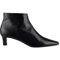Schwarze spitze Stiefeletten aus Leder