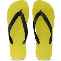 Neongrüne Flip-Flops mit Python-Riemen