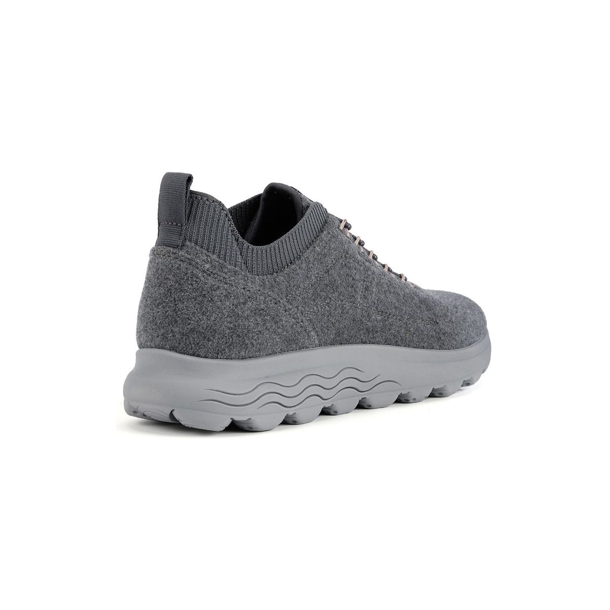 Gedämpfte Sneaker aus Wollmischung