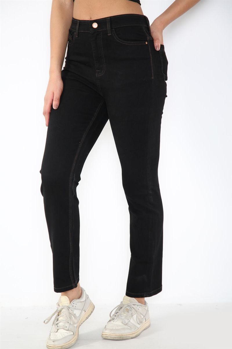 Gerade geschnittene Jeans mit hoher Taille