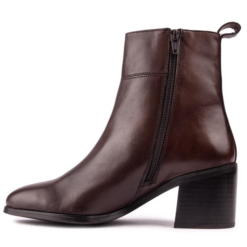 Elegante Lederstiefel mit Blockabsatz