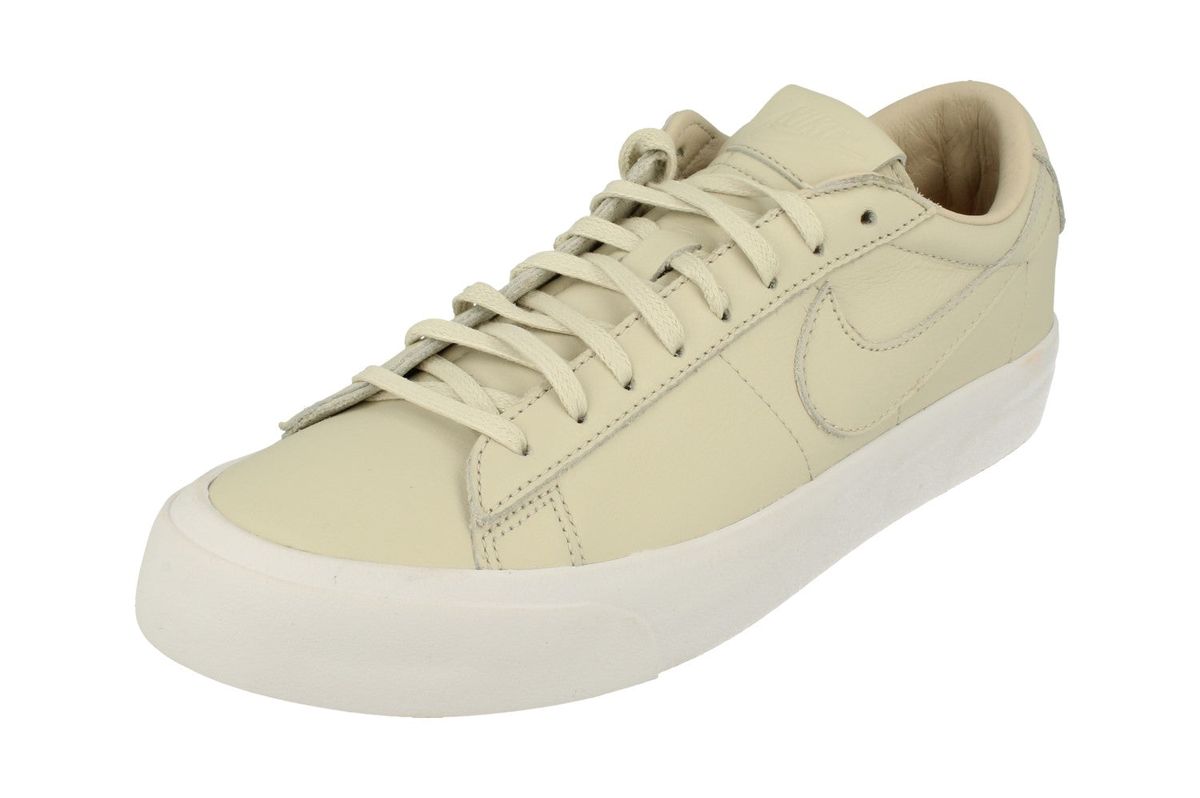Minimalistische Leder-Sneakers