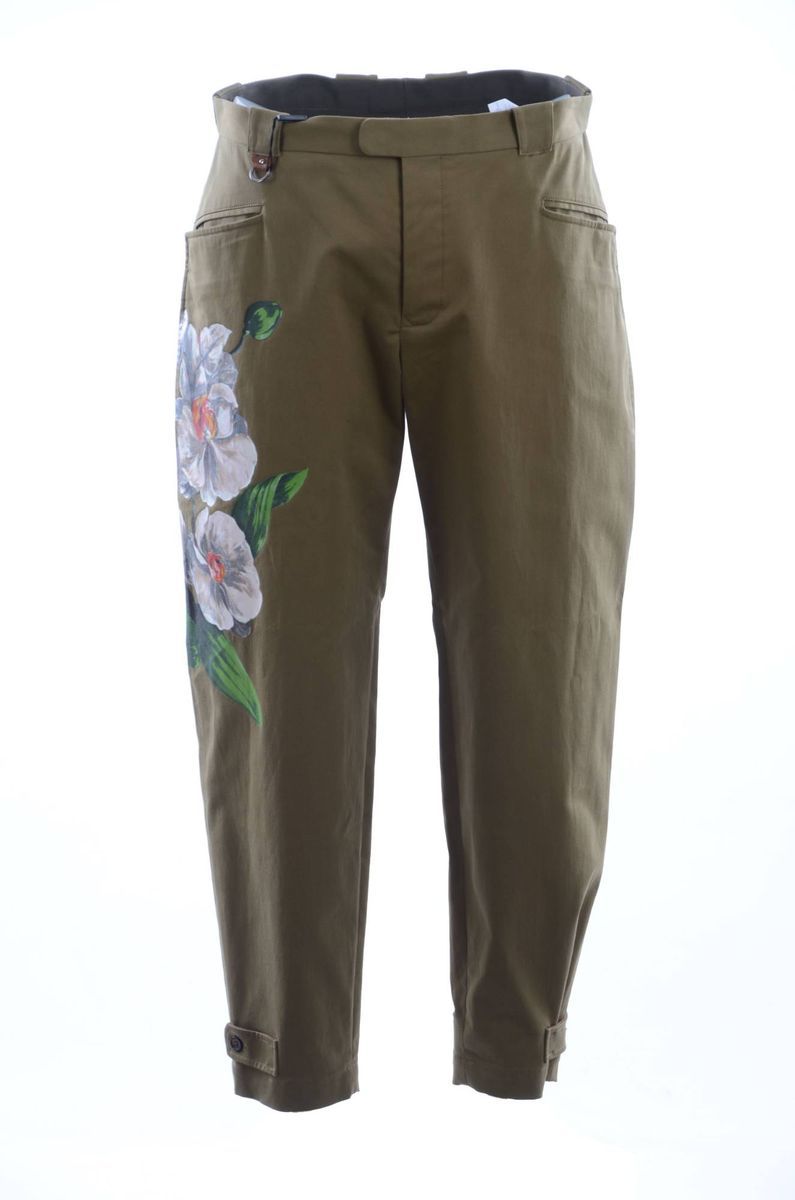 Chino-Hose mit floraler Handbemalung