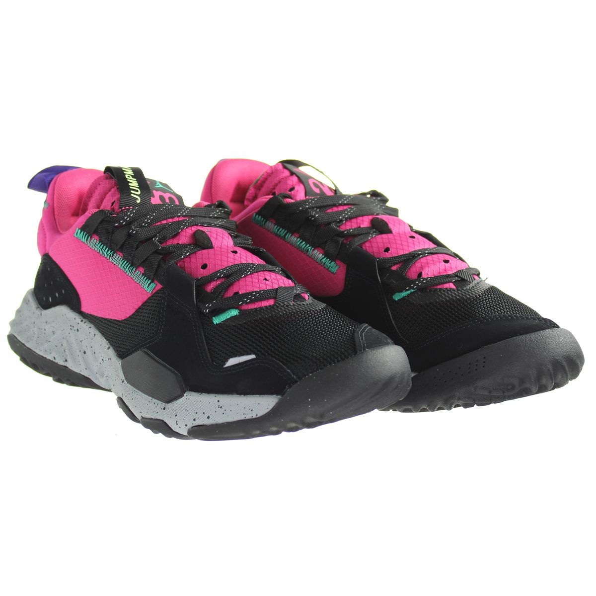 Dynamischer Multisport-Sneaker mit Materialmix