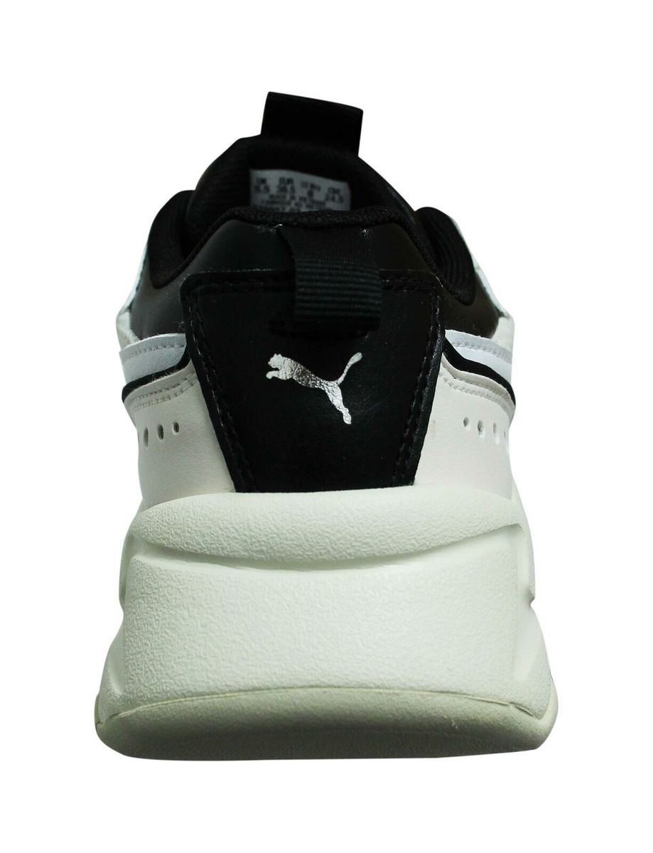 Klobige Sneaker mit Pastell-Einsätzen
