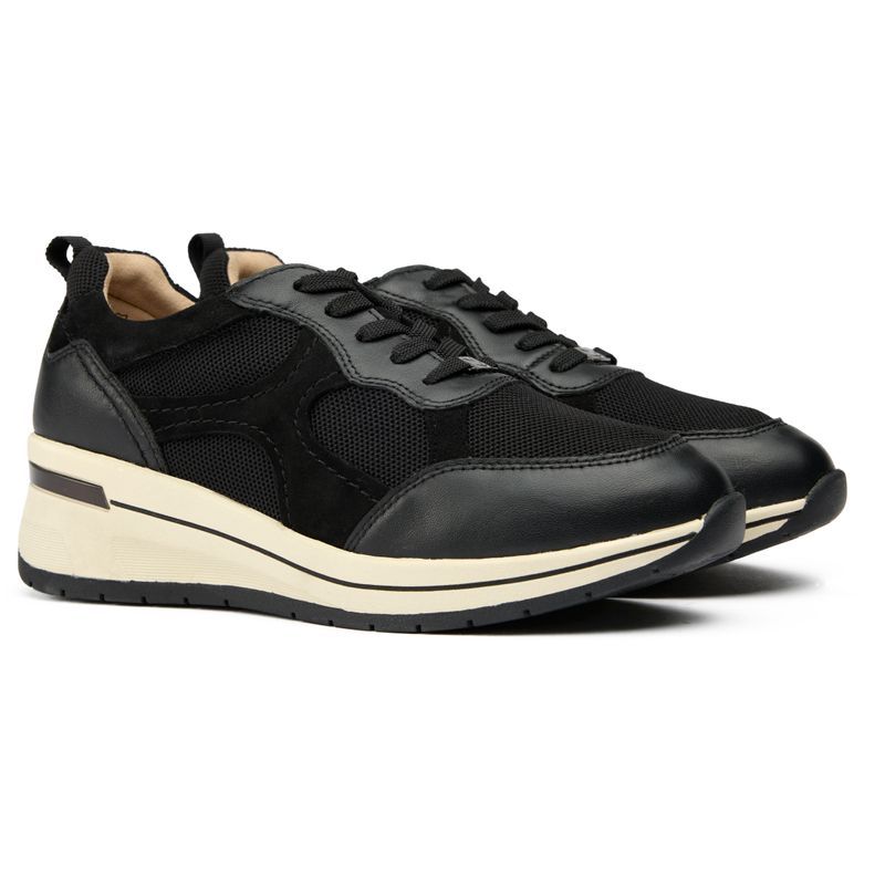 Sneaker mit Keilabsatz und Mesh-Einsätzen