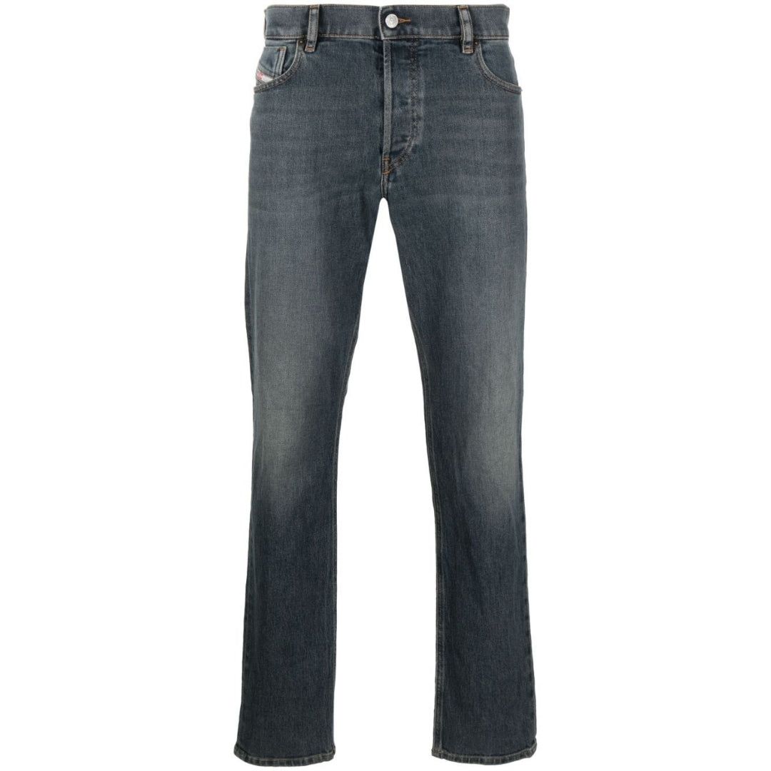 Gerade Jeans mit Knopfleiste