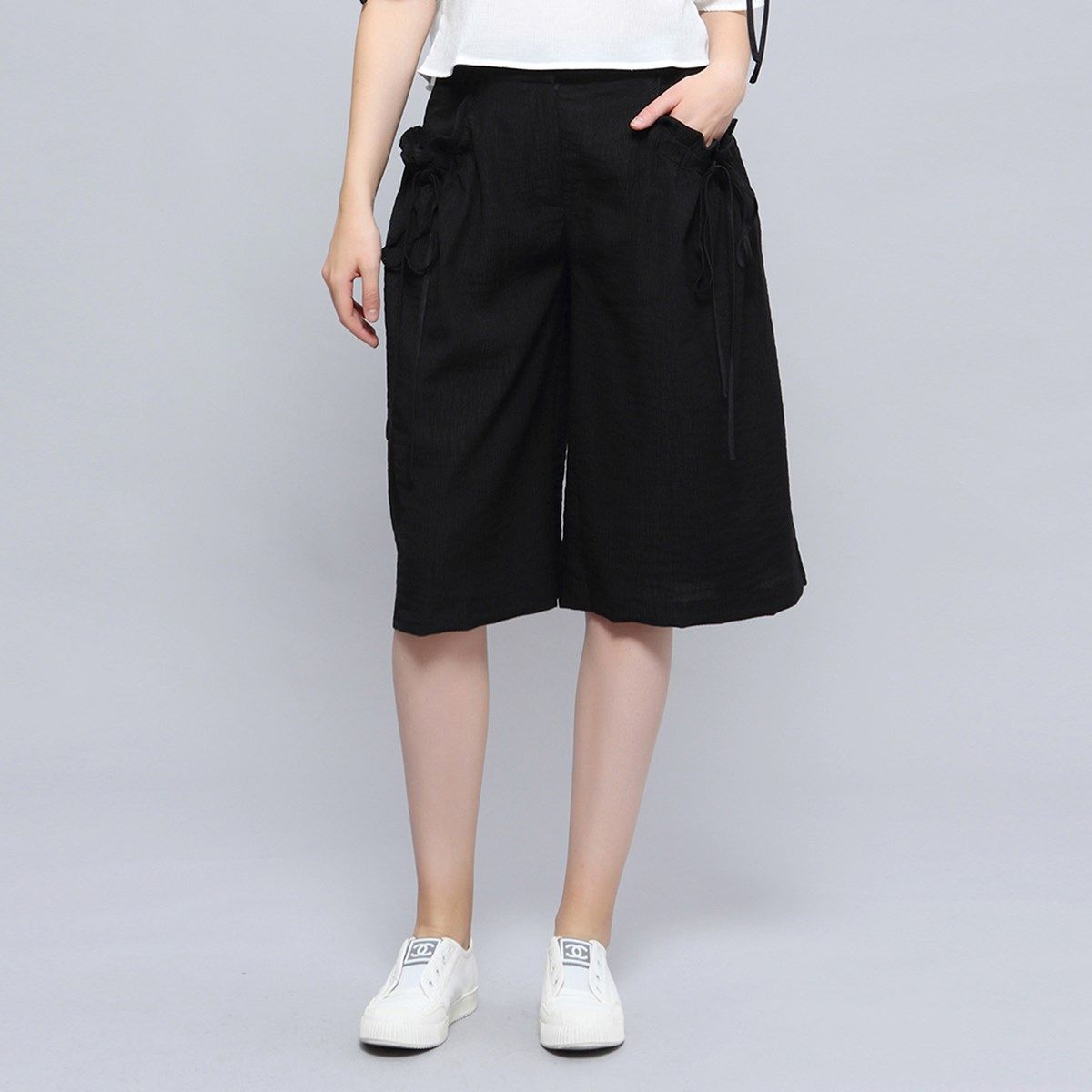 Lässige Caprihose mit weitem Bein