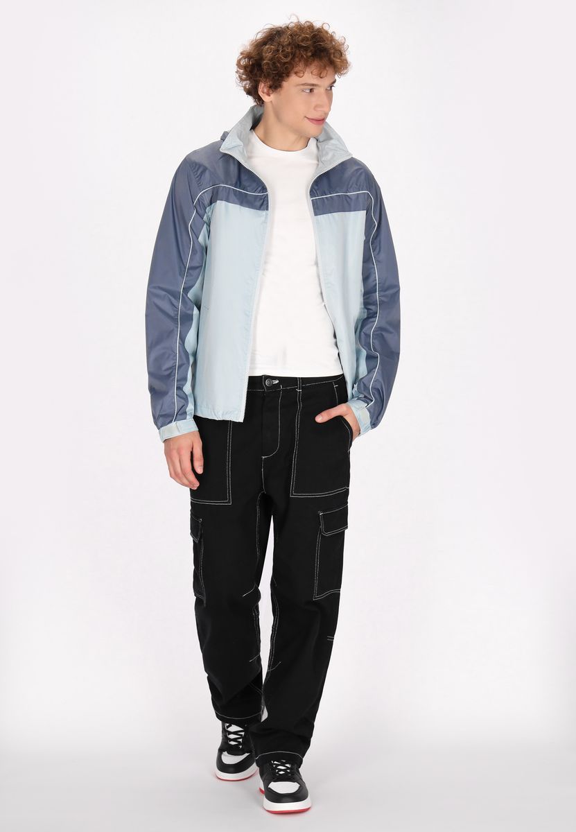 Leichte Kapuzenjacke mit Colour-Blocking