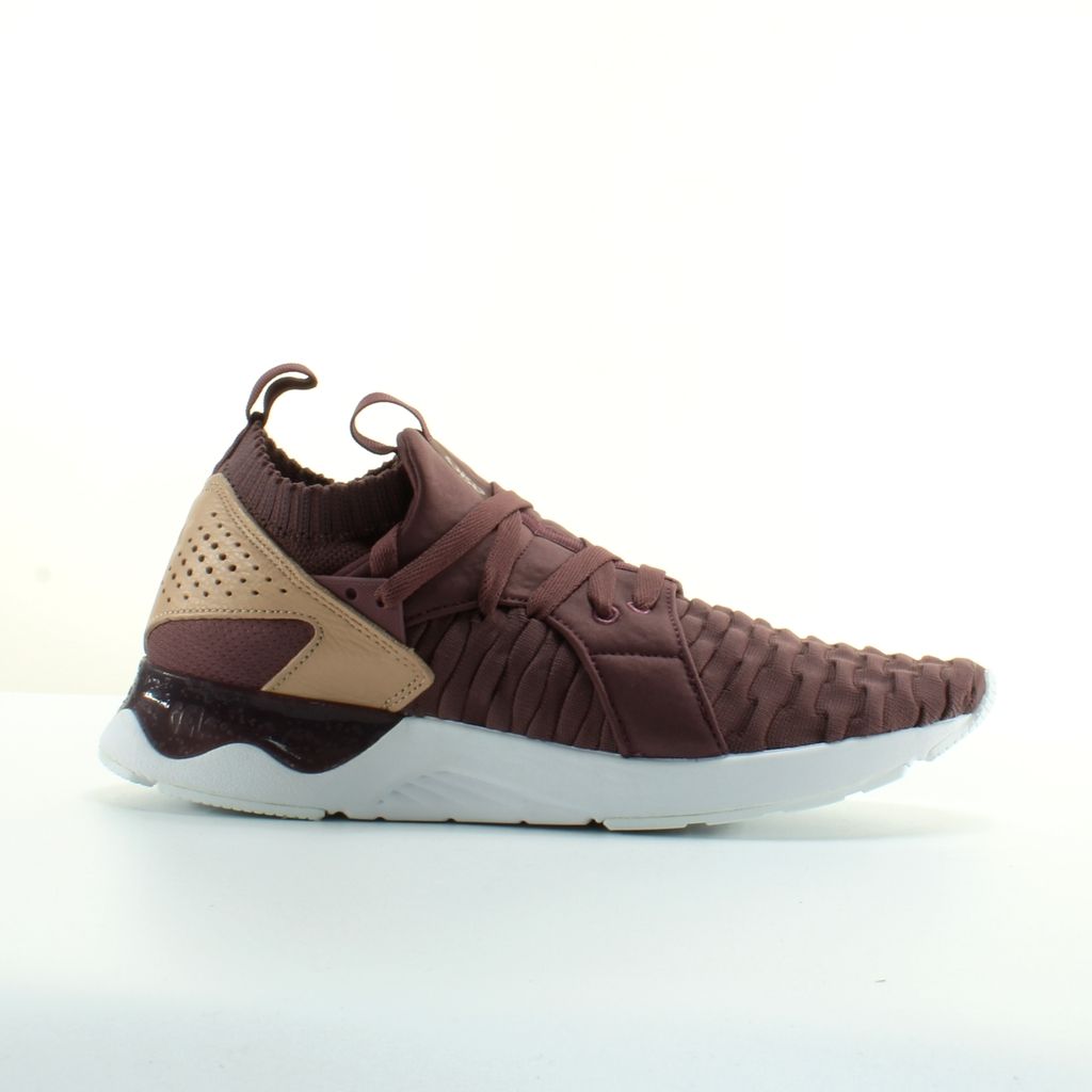 Knit Low-Top Sneaker mit Overlays