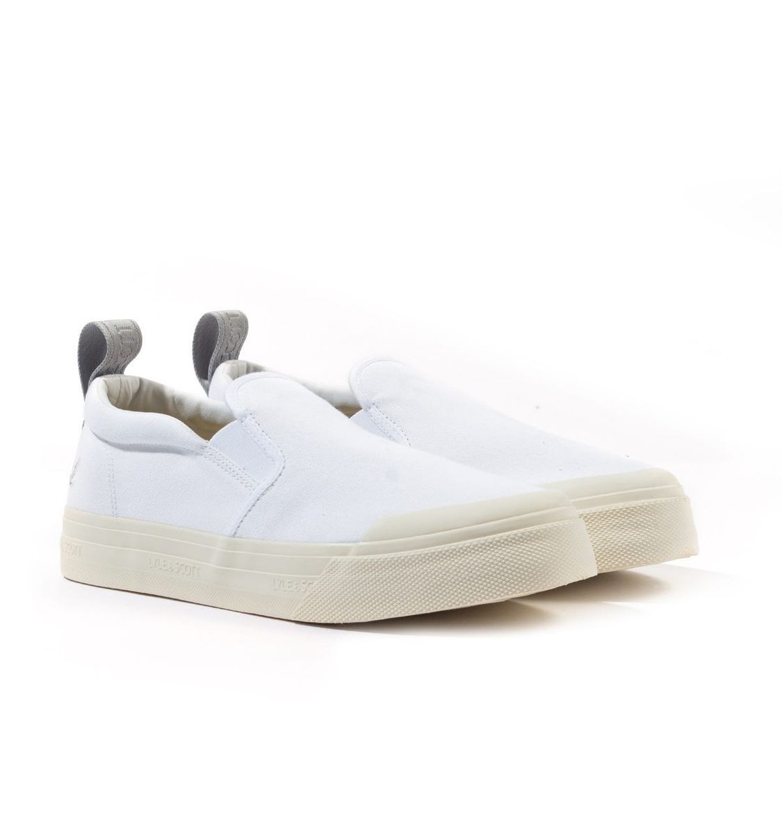 Einfache weiße Canvas Slip-On Sneaker